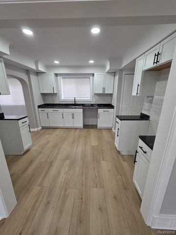 434 Piper Boulevard, Detroit, MI 48215