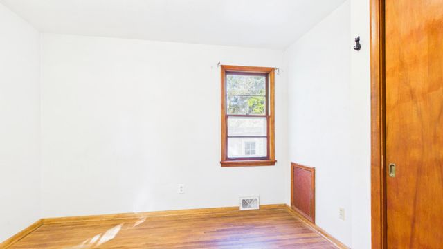 5043 Granada Avenue N, Oakdale, MN 55128