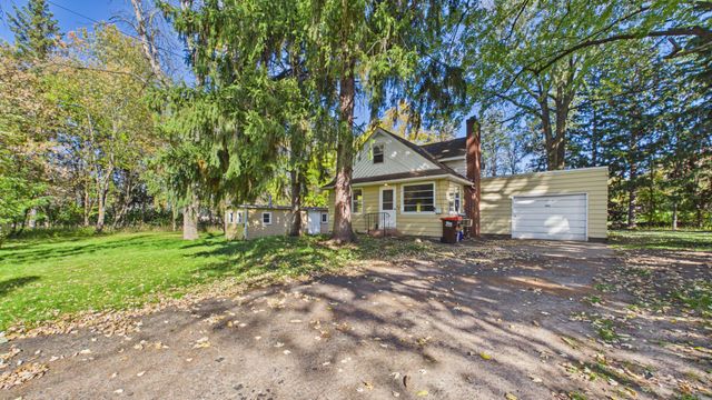 5043 Granada Avenue N, Oakdale, MN 55128
