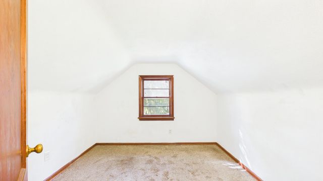 5043 Granada Avenue N, Oakdale, MN 55128