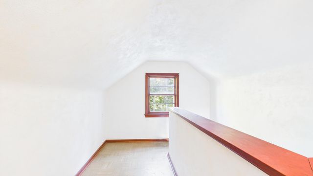 5043 Granada Avenue N, Oakdale, MN 55128