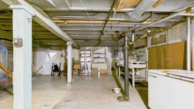 5043 Granada Avenue N, Oakdale, MN 55128