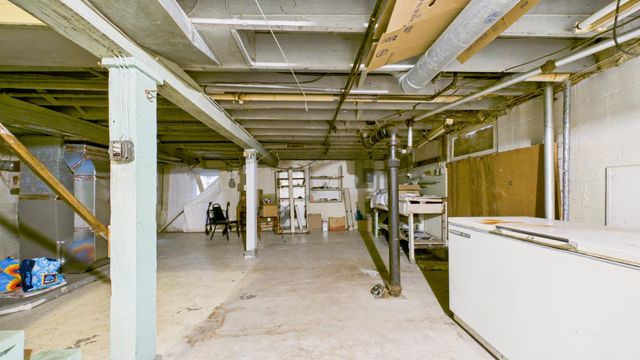 5043 Granada Avenue N, Oakdale, MN 55128