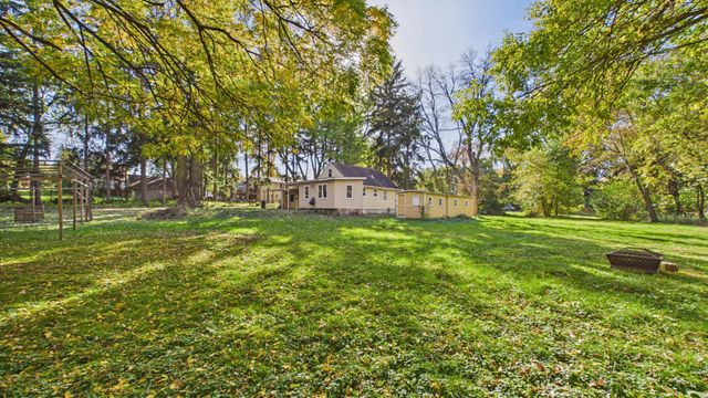 5043 Granada Avenue N, Oakdale, MN 55128