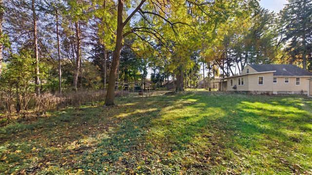 5043 Granada Avenue N, Oakdale, MN 55128