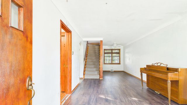 5043 Granada Avenue N, Oakdale, MN 55128