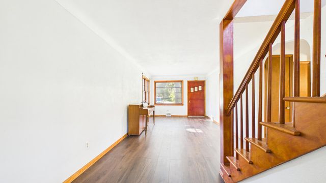 5043 Granada Avenue N, Oakdale, MN 55128