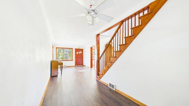 5043 Granada Avenue N, Oakdale, MN 55128
