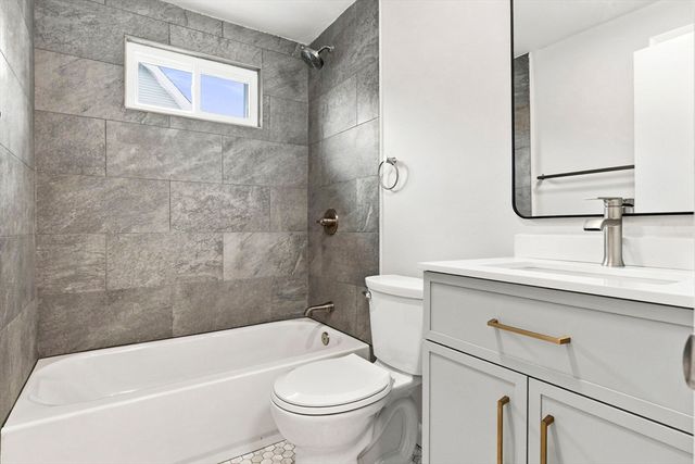 1-B Lorenzo St, Boston, MA 02122