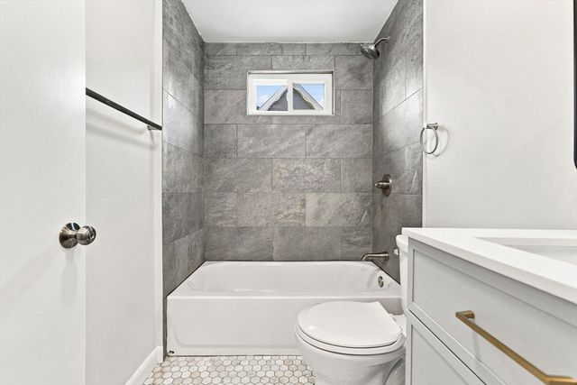 1-B Lorenzo St, Boston, MA 02122