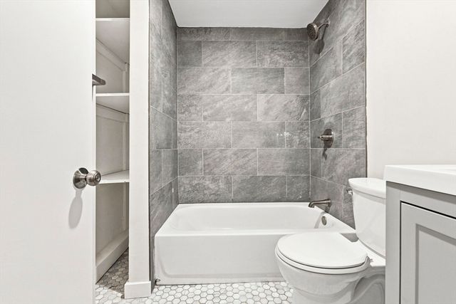 1-B Lorenzo St, Boston, MA 02122