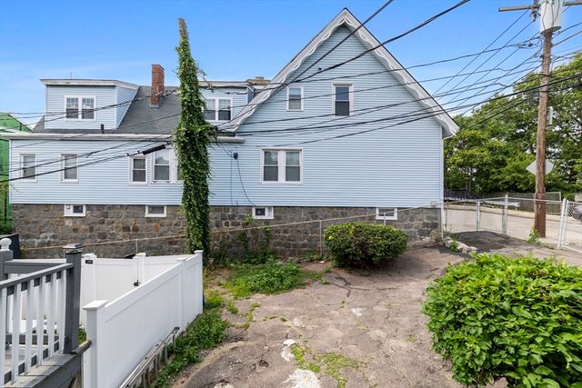 1-B Lorenzo St, Boston, MA 02122