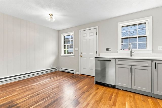 1-B Lorenzo St, Boston, MA 02122