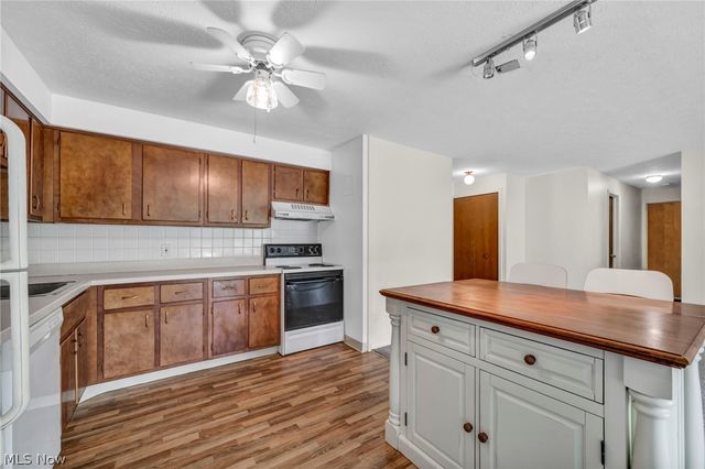 3400 wooster Road 502, Rocky River, OH 44116