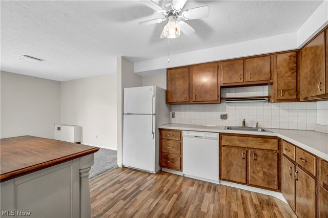 3400 wooster Road 502, Rocky River, OH 44116