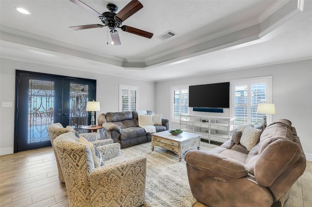 14 El Dorado Drive, Friendswood, TX 77546