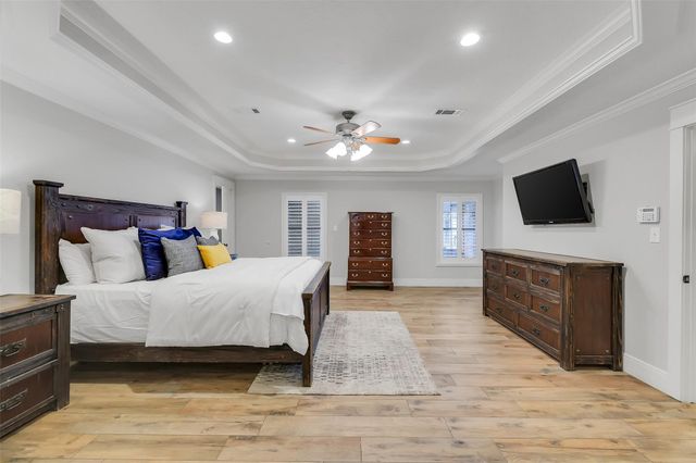 14 El Dorado Drive, Friendswood, TX 77546