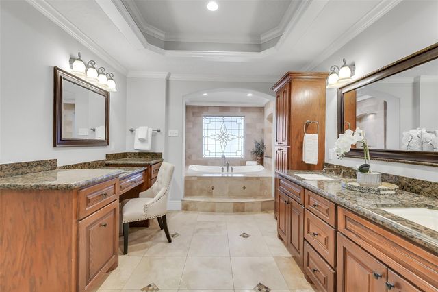 14 El Dorado Drive, Friendswood, TX 77546