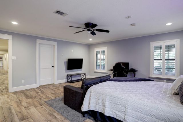 14 El Dorado Drive, Friendswood, TX 77546