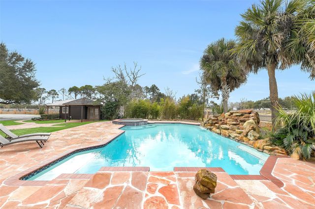 14 El Dorado Drive, Friendswood, TX 77546