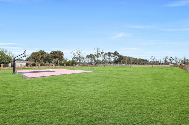 14 El Dorado Drive, Friendswood, TX 77546