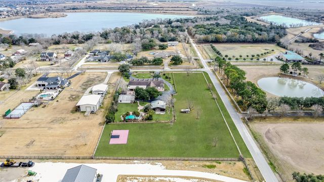 14 El Dorado Drive, Friendswood, TX 77546