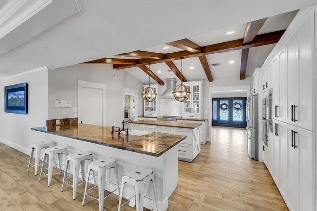 14 El Dorado Drive, Friendswood, TX 77546