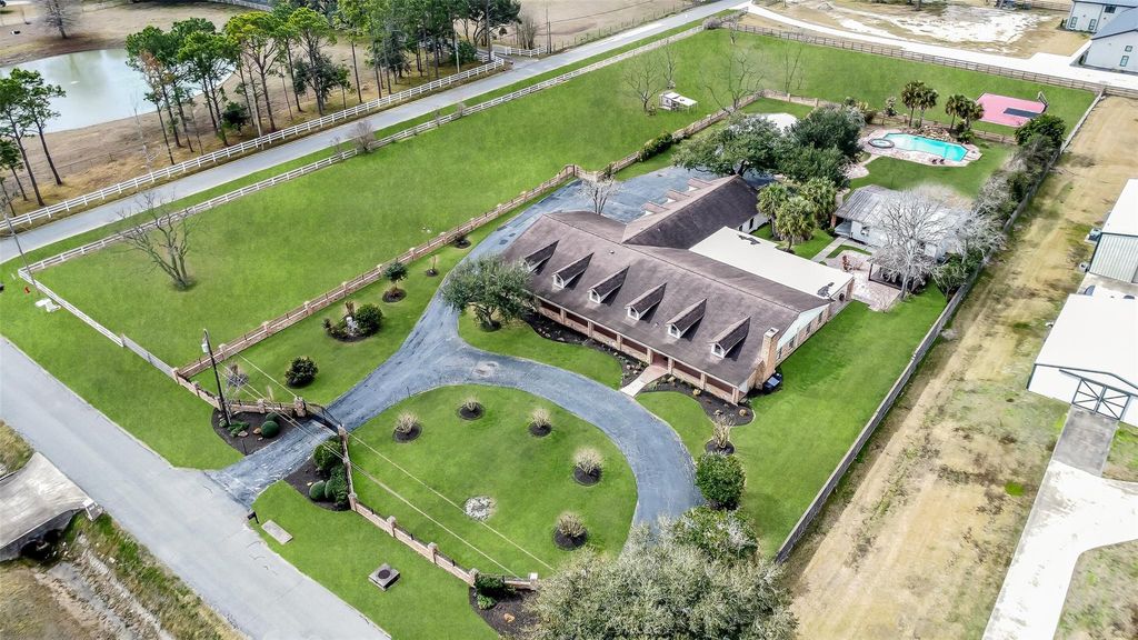 14 El Dorado Drive, Friendswood, TX 77546