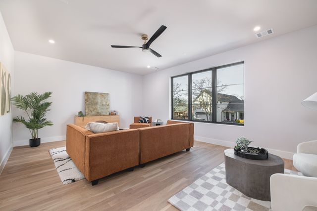 3950 Rochelle Drive, Dallas, TX 75220