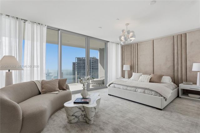 300 Biscayne Boulevard Way 5002E, Miami, FL 33131