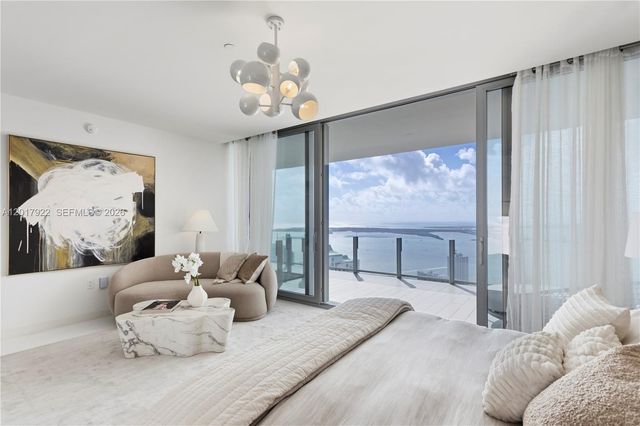 300 Biscayne Boulevard Way 5002E, Miami, FL 33131
