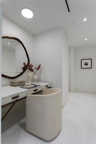 300 Biscayne Boulevard Way 5002E, Miami, FL 33131