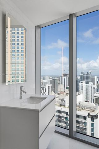 300 Biscayne Boulevard Way 5002E, Miami, FL 33131