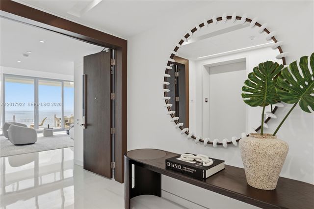 300 Biscayne Boulevard Way 5002E, Miami, FL 33131