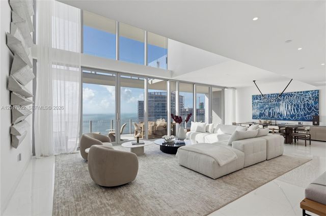 300 Biscayne Boulevard Way 5002E, Miami, FL 33131
