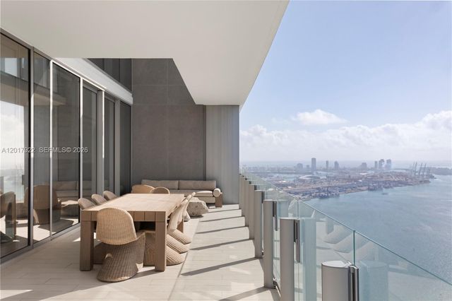 300 Biscayne Boulevard Way 5002E, Miami, FL 33131