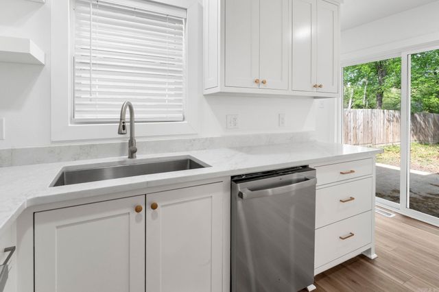 111 Chitwood Street, Hot Springs, AR 71913