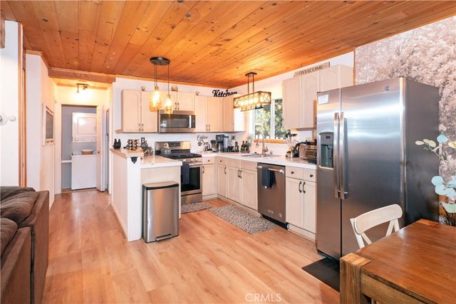 108 E Rainbow Boulevard, Big Bear City, CA 92314