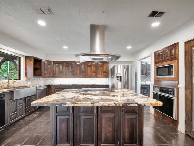 407 Muirfield Drive, Lufkin, TX 75901