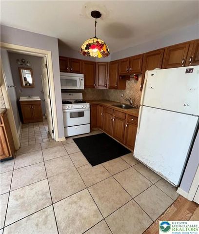 16 Andrewsville Street, Lansford Boro, PA 18232