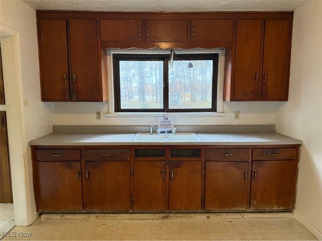 1798 E 337th Street, Eastlake, OH 44095