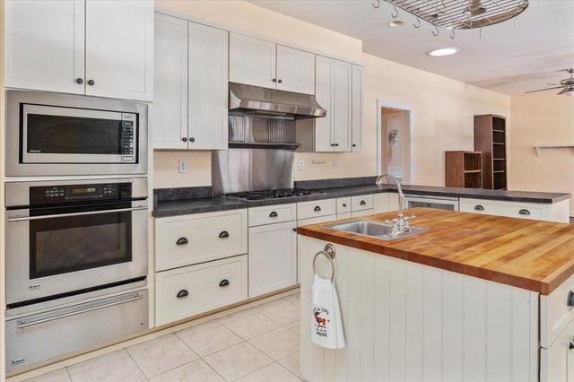 2514 Black Oak Dr, Arnold, CA 95223