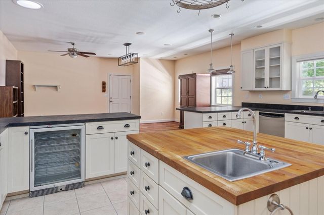 2514 Black Oak Dr, Arnold, CA 95223