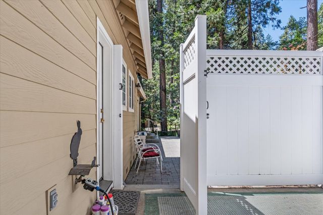 2514 Black Oak Dr, Arnold, CA 95223