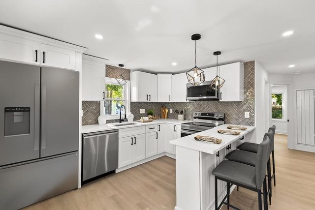 26 Lamb St, Attleboro, MA 02703