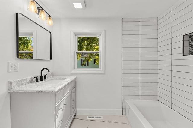 26 Lamb St, Attleboro, MA 02703