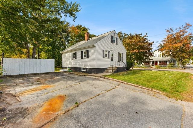 26 Lamb St, Attleboro, MA 02703