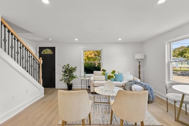 26 Lamb St, Attleboro, MA 02703