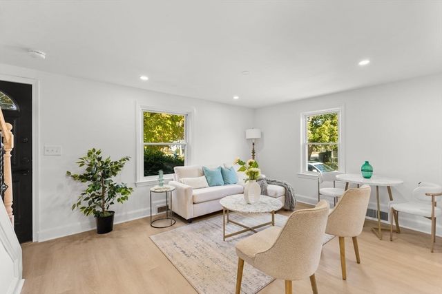 26 Lamb St, Attleboro, MA 02703