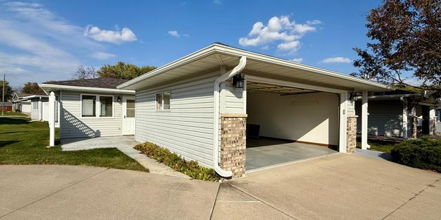 703 W Veterans Memorial Highway, Kasson, MN 55944